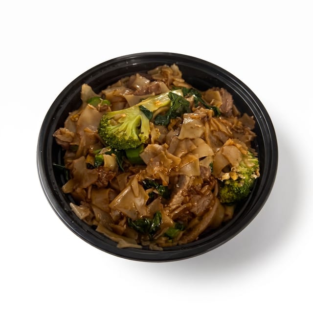 Pad Si-ew Chicken.